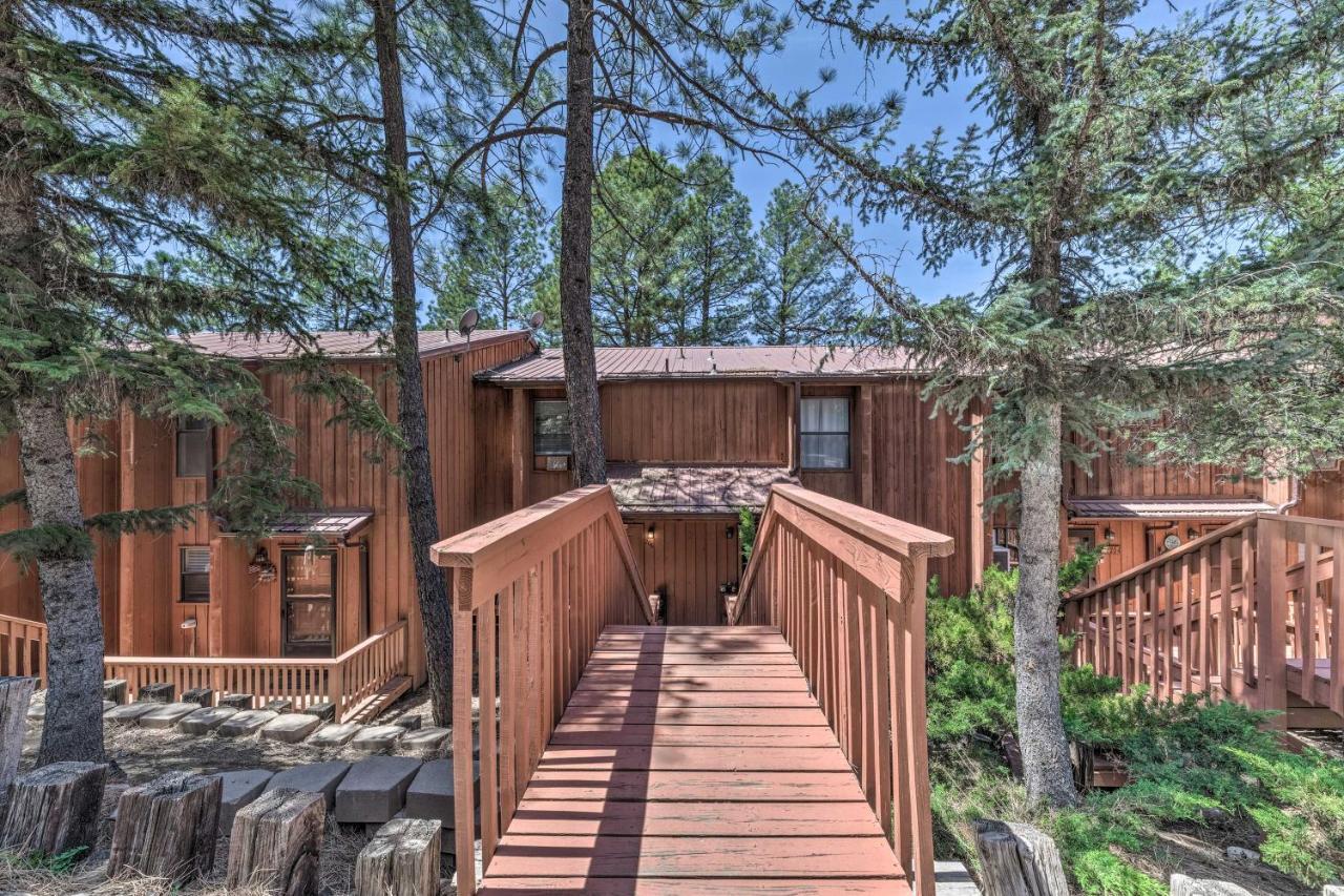 Forested Ruidoso Condo With Deck And Fireplace! Eksteriør billede