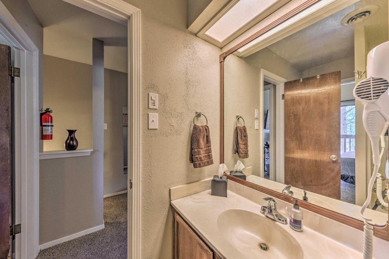 Forested Ruidoso Condo With Deck And Fireplace! Eksteriør billede