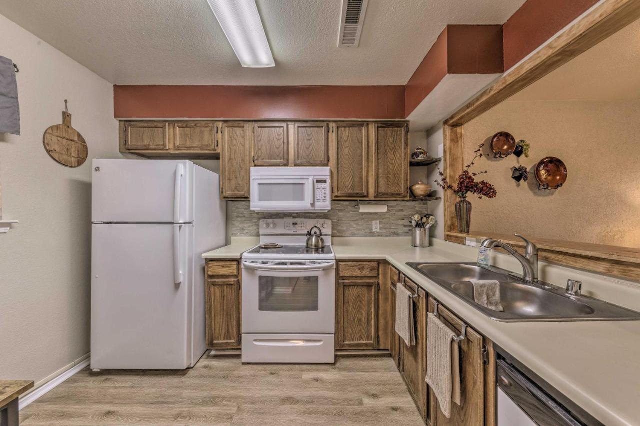 Forested Ruidoso Condo With Deck And Fireplace! Eksteriør billede