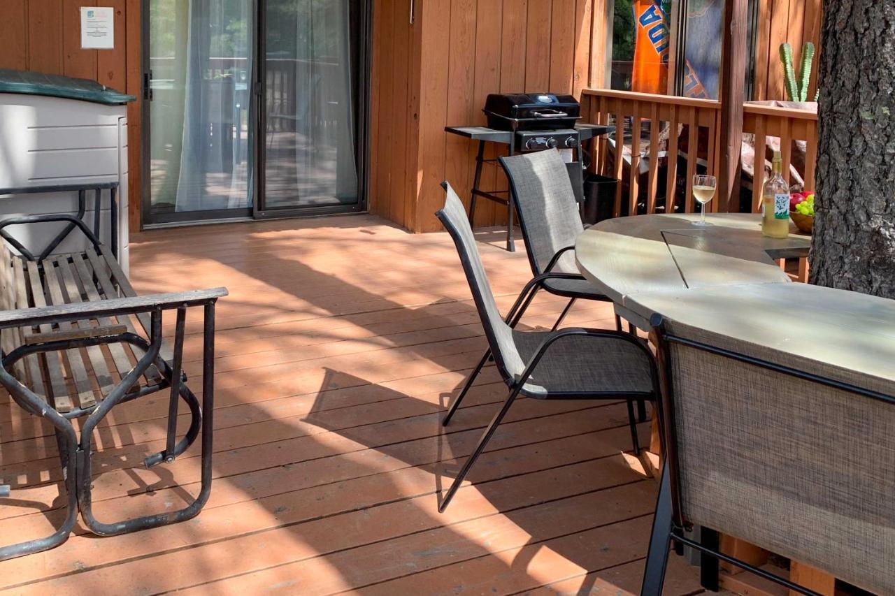 Forested Ruidoso Condo With Deck And Fireplace! Eksteriør billede